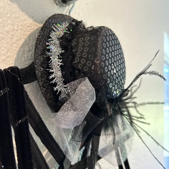 Mondor black&silver figure skating dress size petite small with matching top hat - Picture 8 of 10